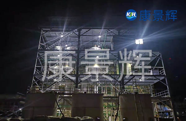食品加工業(yè)對三效蒸發(fā)器的材質(zhì)和工藝的要求也高，對應(yīng)的三效蒸發(fā)器價格也會偏高一些，大約也得幾千萬左右。